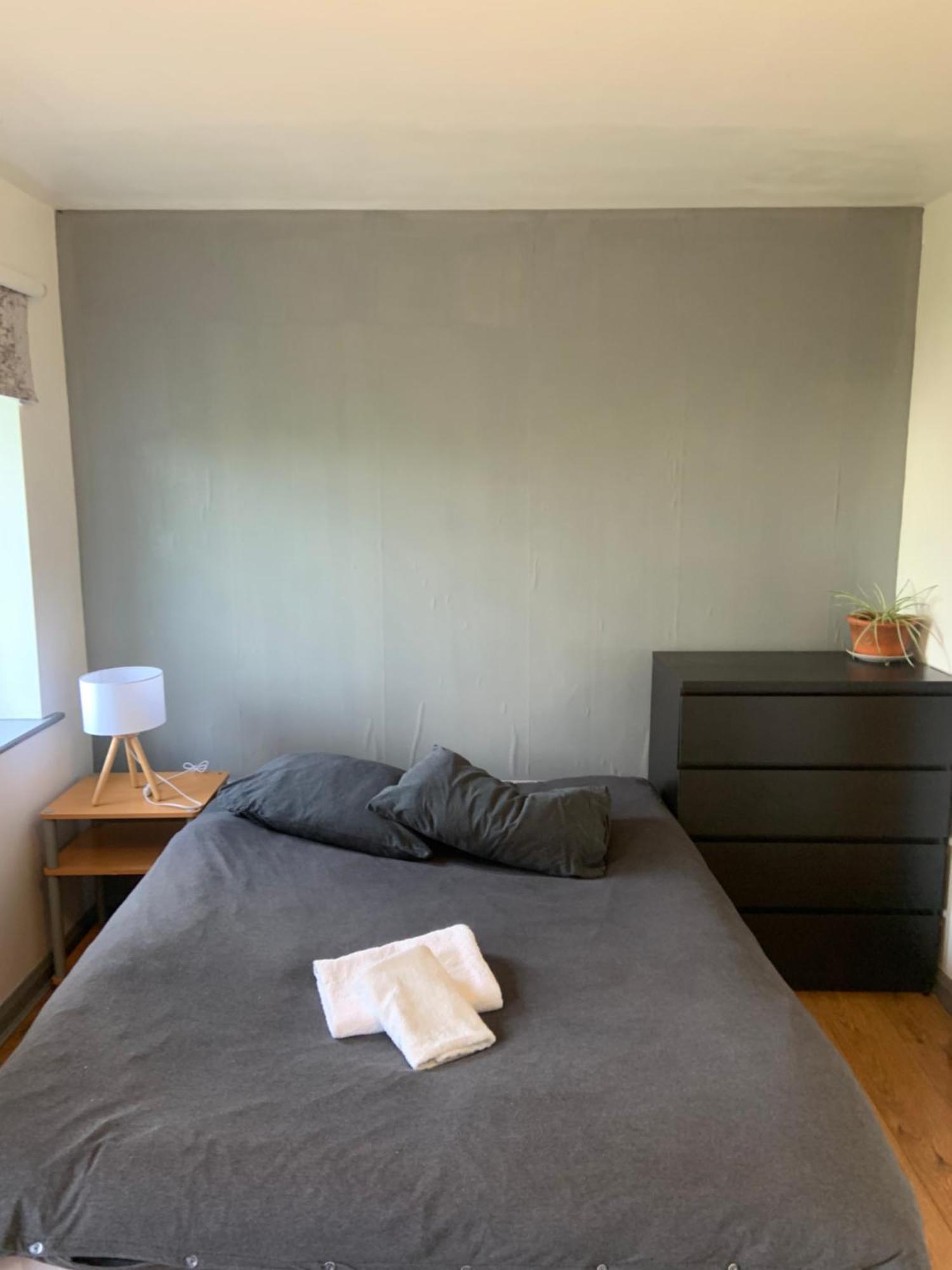Well-Equipped 4 Bedroom House Close To City Centre Лийдс Екстериор снимка