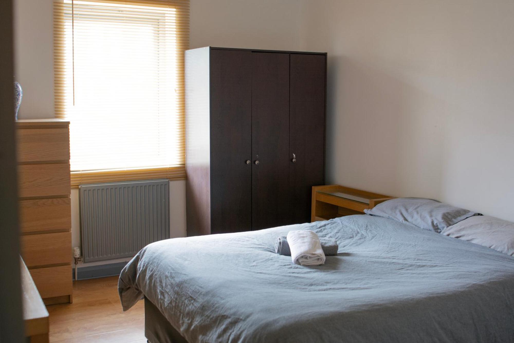 Well-Equipped 4 Bedroom House Close To City Centre Лийдс Екстериор снимка