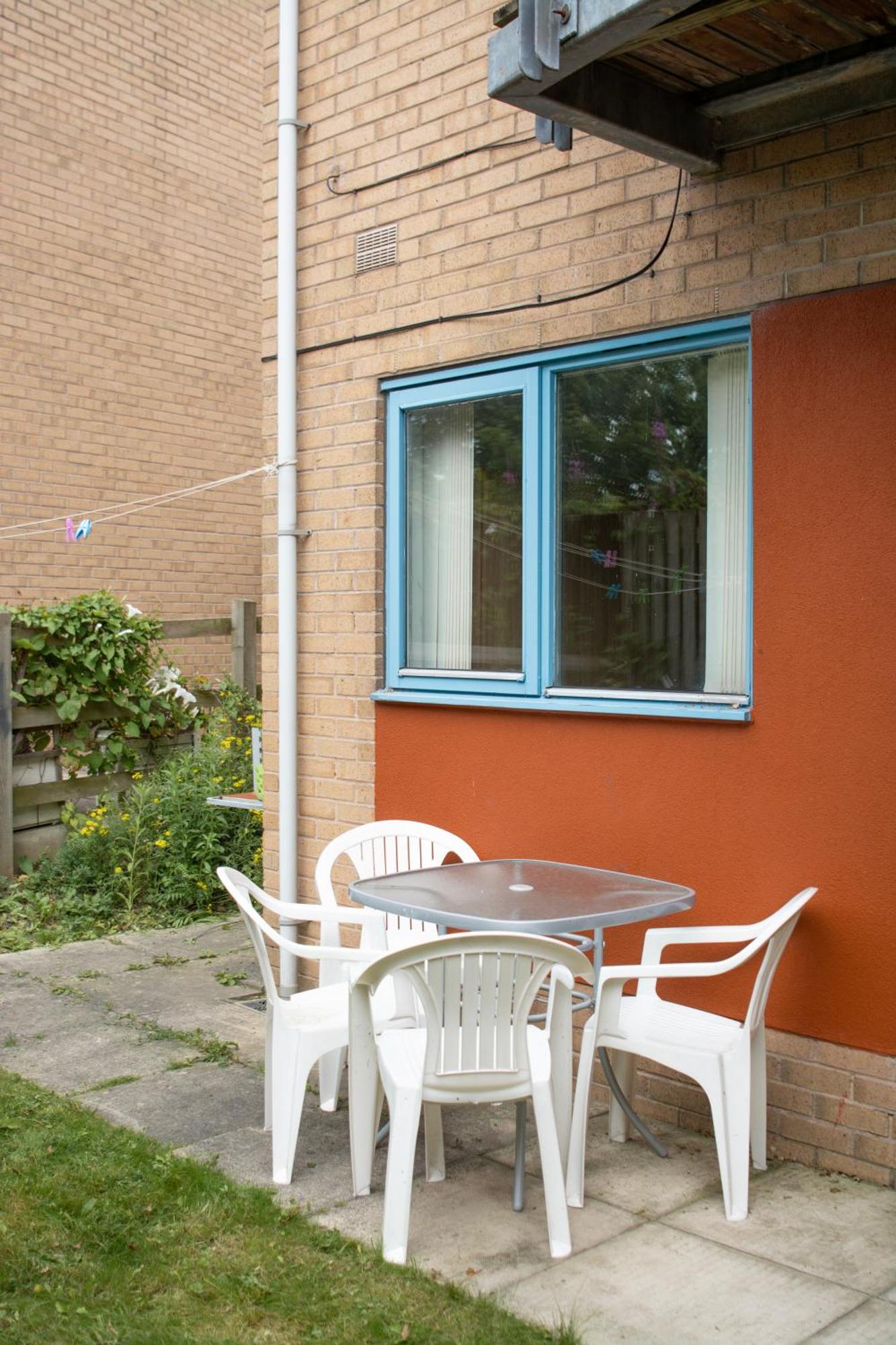 Well-Equipped 4 Bedroom House Close To City Centre Лийдс Екстериор снимка