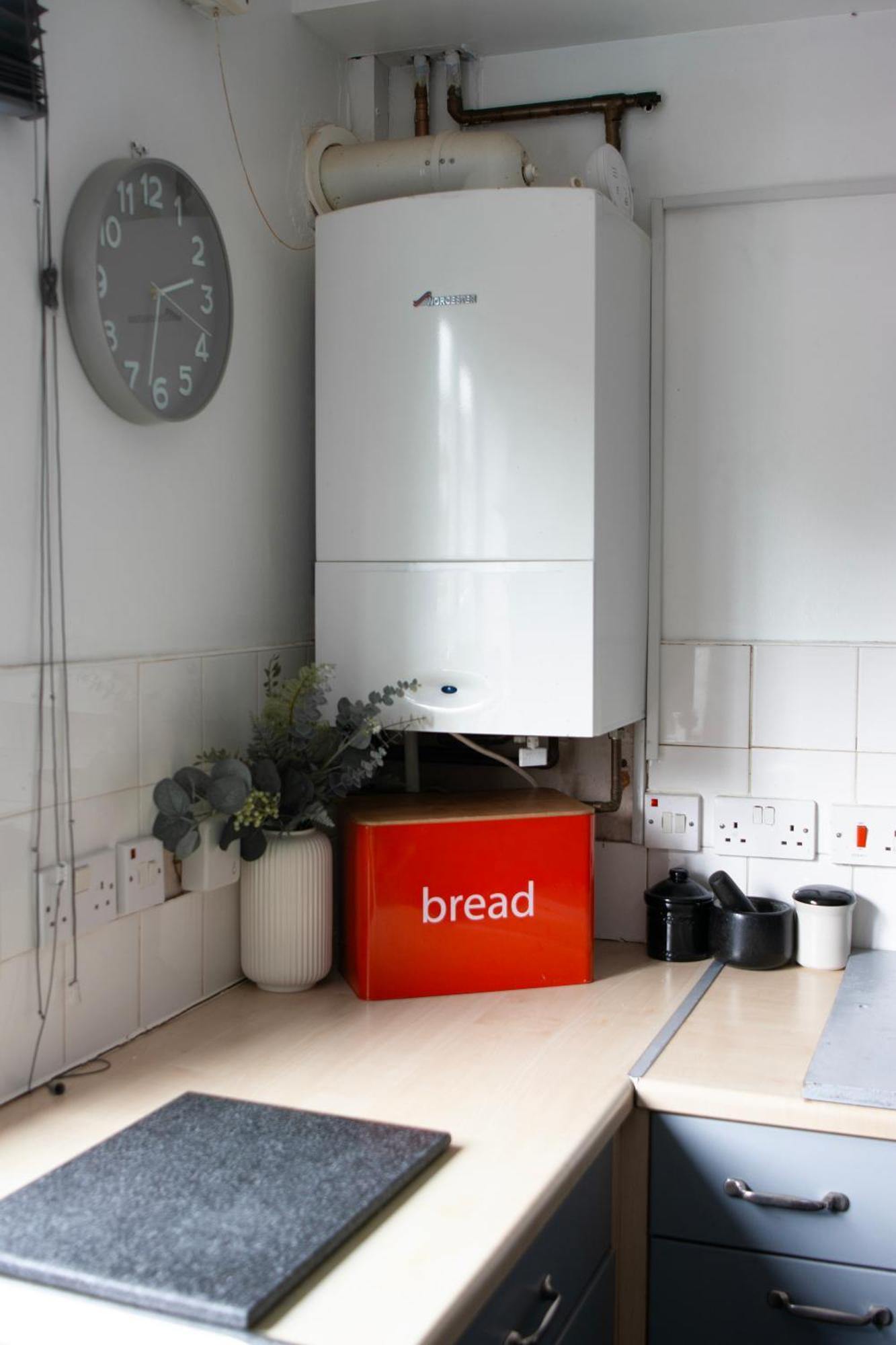 Well-Equipped 4 Bedroom House Close To City Centre Лийдс Екстериор снимка