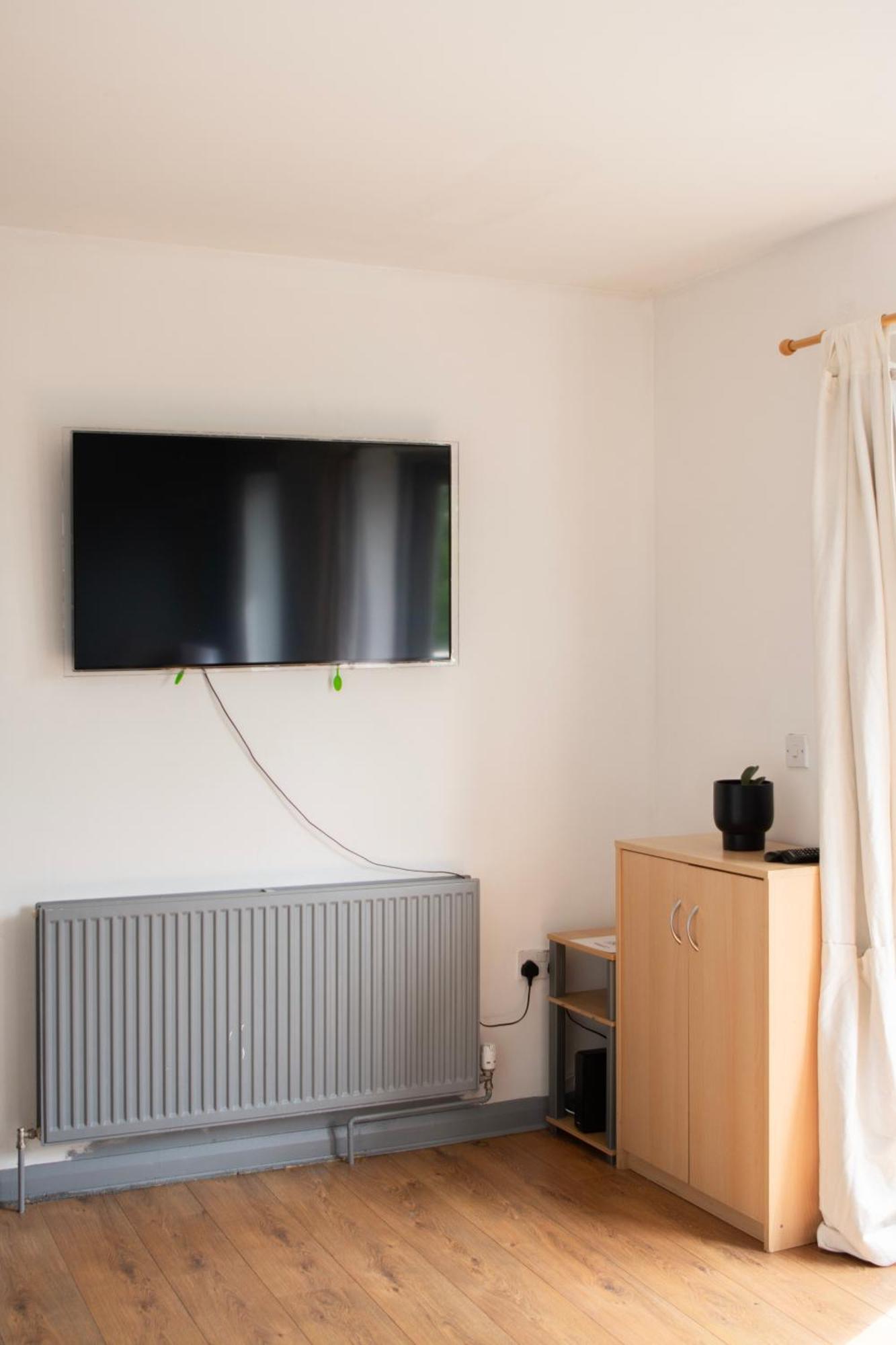 Well-Equipped 4 Bedroom House Close To City Centre Лийдс Екстериор снимка
