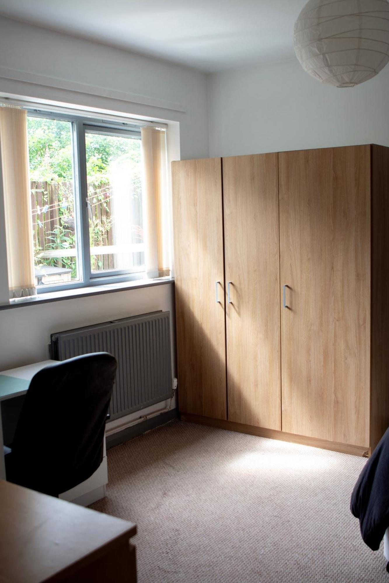 Well-Equipped 4 Bedroom House Close To City Centre Лийдс Екстериор снимка